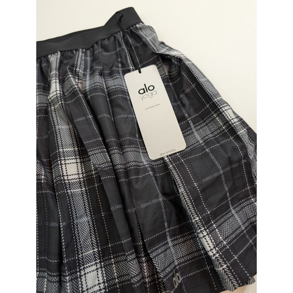 NWT Alo Yoga Legacy Plaid Varsity Tennis Skirt -Black/White Size Medium - Picture 3 of 7